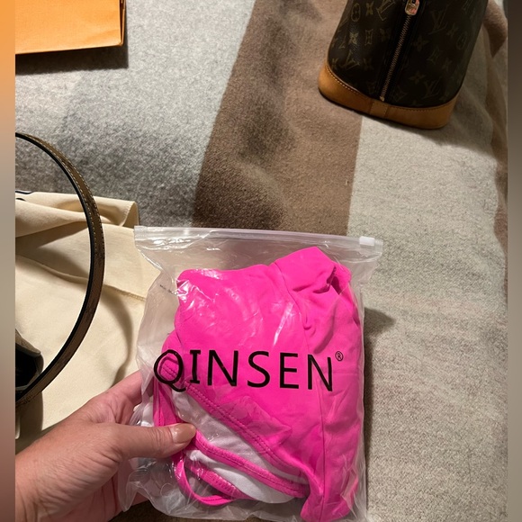 New never worn hot pink swimsuit - Picture 4 of 4